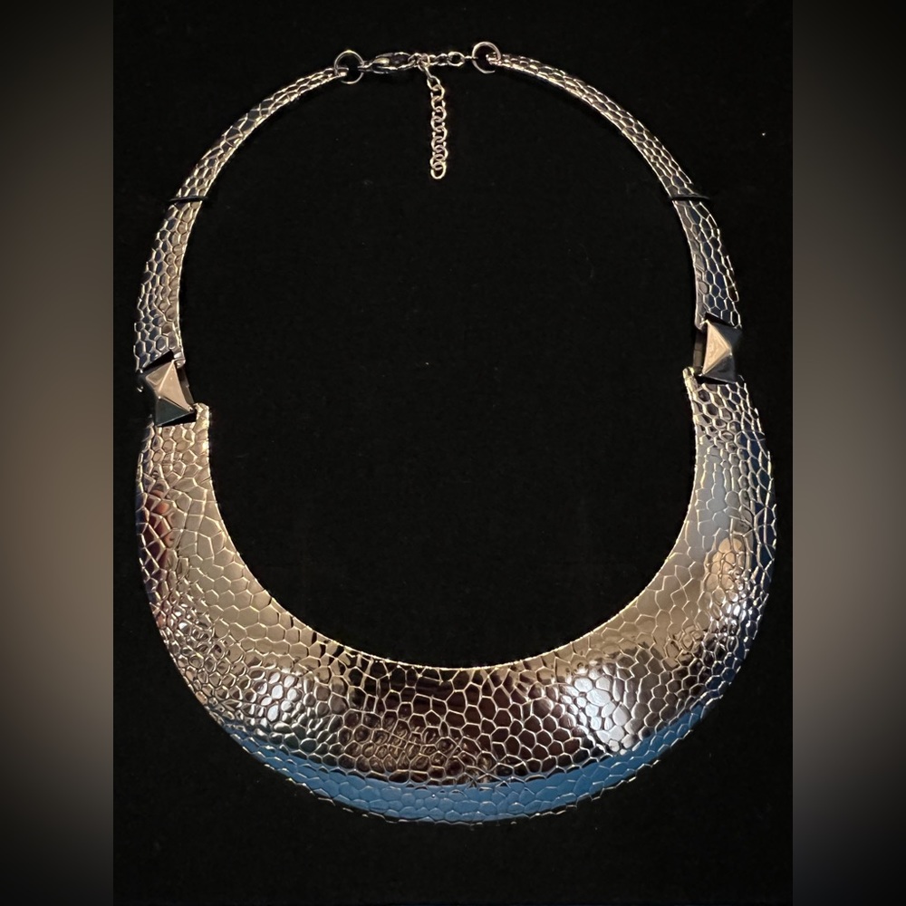 Hammered/Animal Skin Bib Necklace